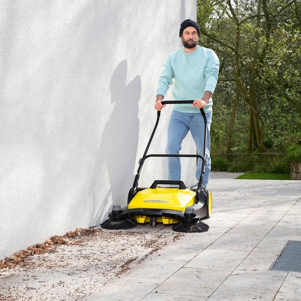 https://images.thdstatic.com/productImages/84c05be5-f112-4549-be26-30d8eaf70ae4/svn/karcher-sweepers-1-766-461-0-31_600.jpg