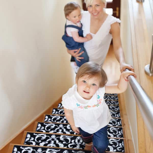 Floral Collection Navy 9 in. x 28 in. Polypropylene Stair Tread Cover (Set of 13)
