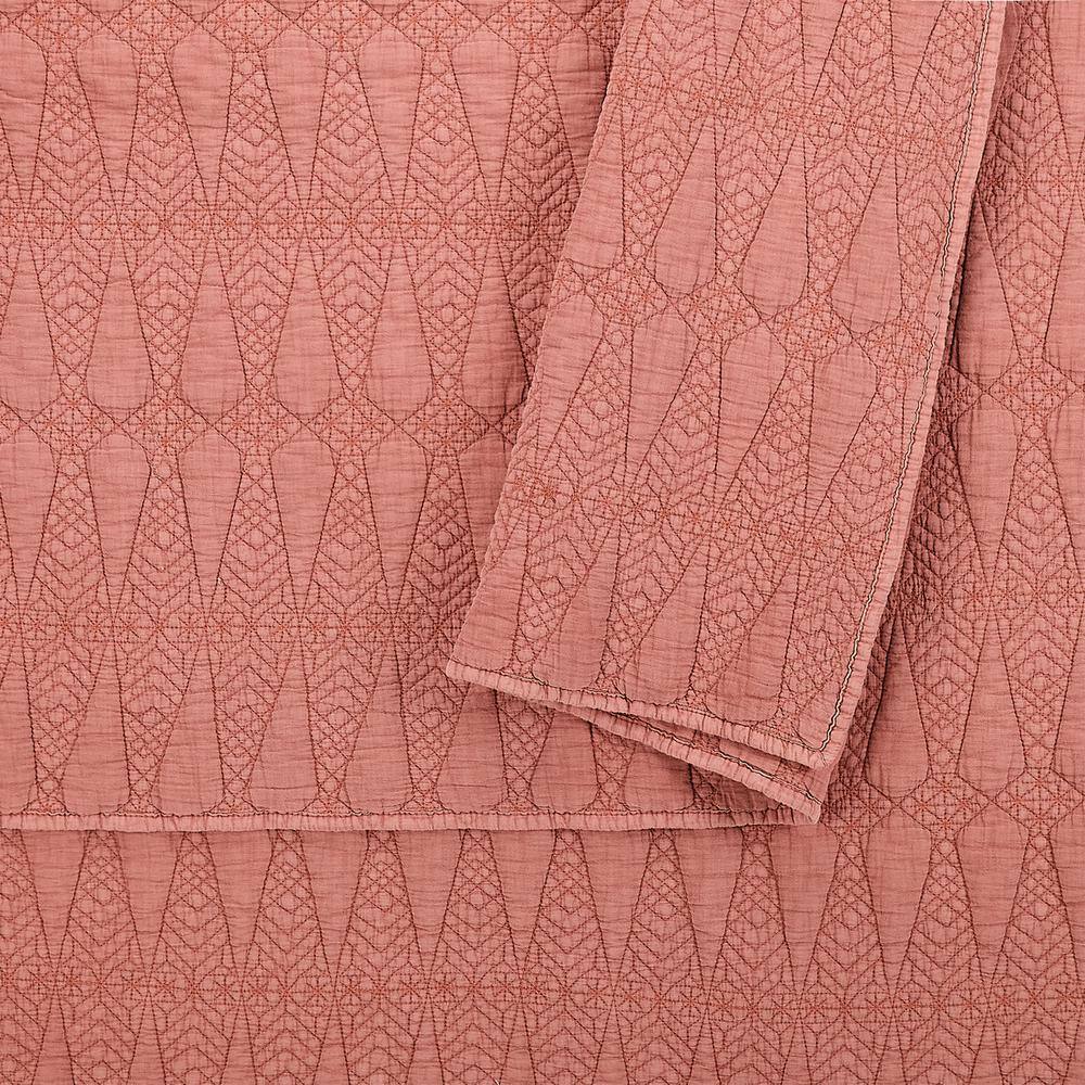 Kahelo Red Cotton Full Quilt Set with Textured Accent