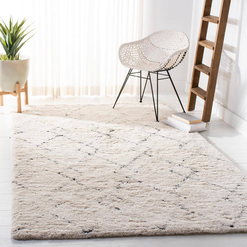 Ivory and Black Hand-Tufted Wool Shag Area Rug, 5' x 8'