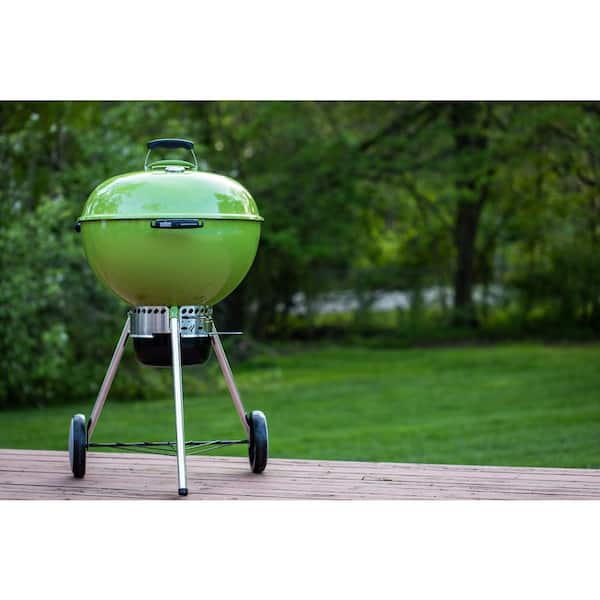 Bitterhed liberal Indica Weber 22 in. Master-Touch Charcoal Grill in Spring Green 14511601 - The  Home Depot