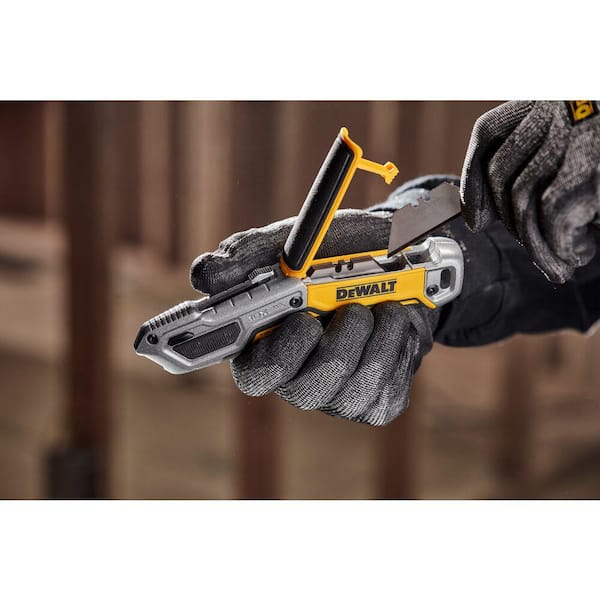 DEWALT - Toughseries Retractable Utility Knife with Blade Storage
