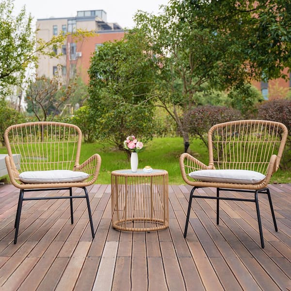 Fold-Out Balcony for Instant Summer Sunbathing