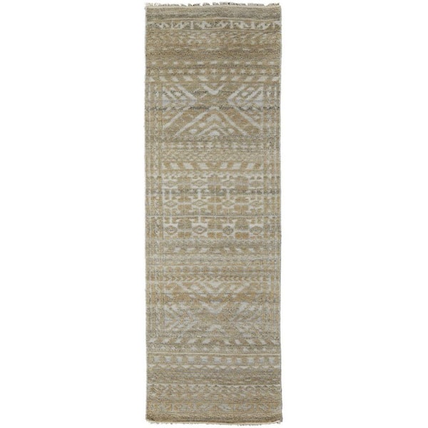 HomeRoots Gold, Tan Geometric 2 ft. x 8 ft. Runner Rug