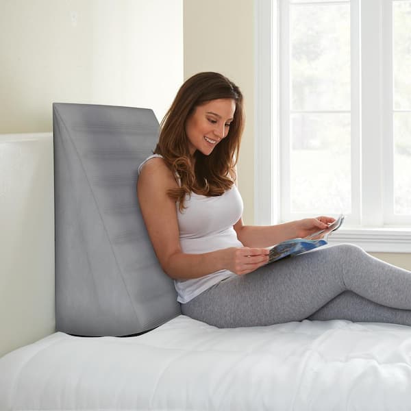 5 Benefits of Bed Wedge Pillows (And How to Use One) - Perfect Cloud