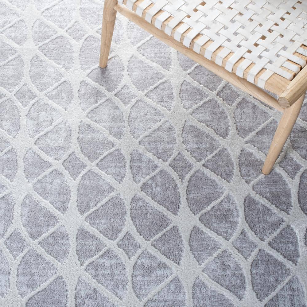 Amelia 3' x 5' Grey and Ivory Geometric Synthetic Area Rug