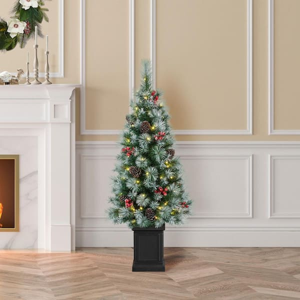 Glitzhome 4 ft. Pre-Lit Pine Artificial Christmas Porch Tree with 80 ...