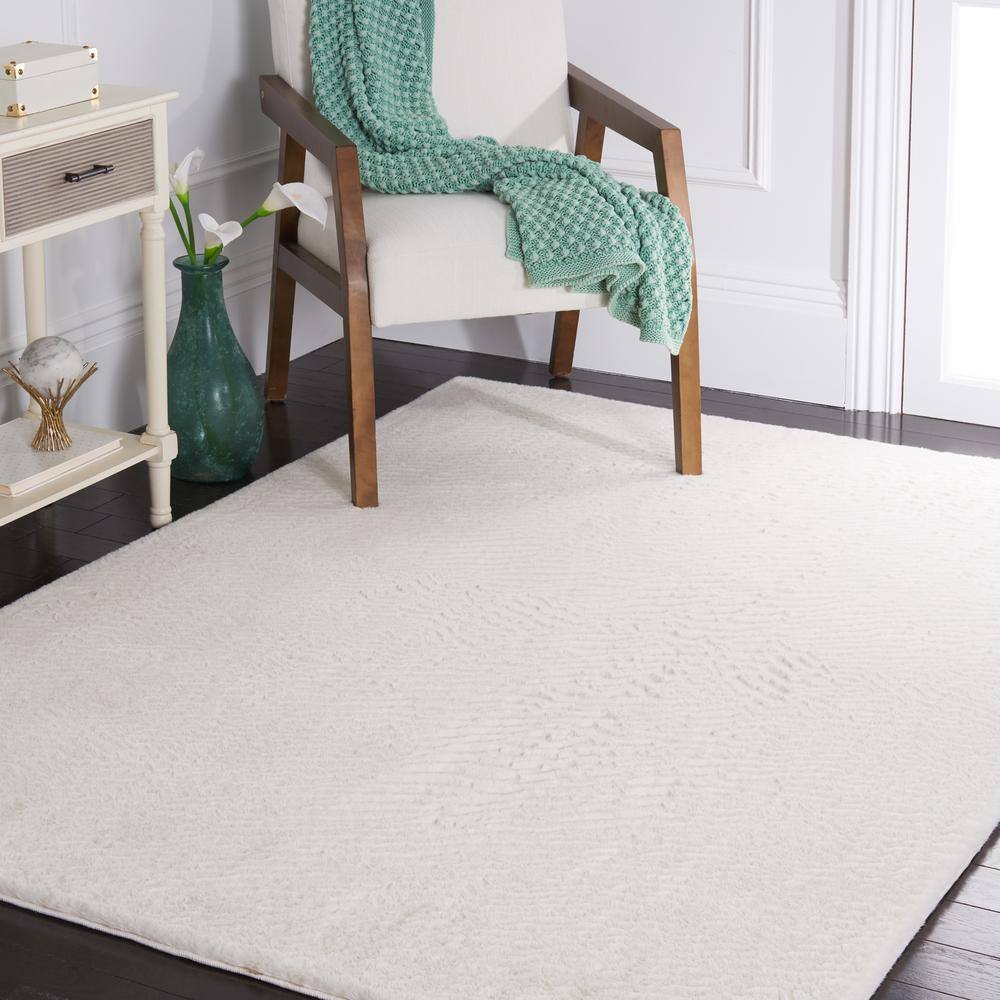 Ivory Faux Rabbit Fur 4' x 6' Washable Area Rug