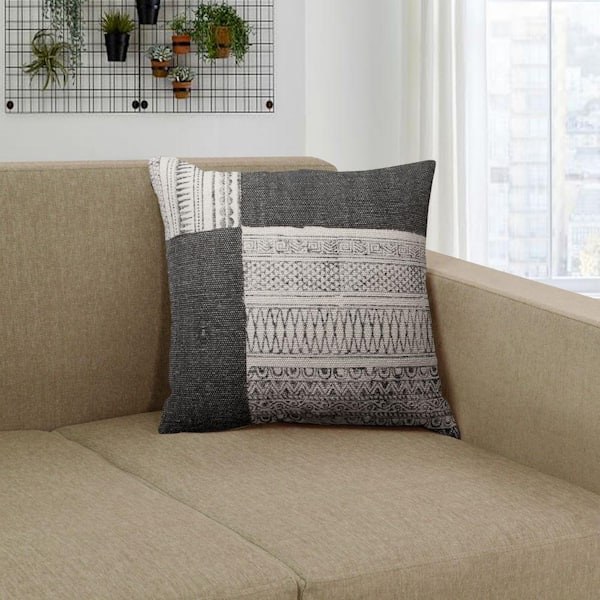 How to Choose Throw Pillows for a Gray Couch