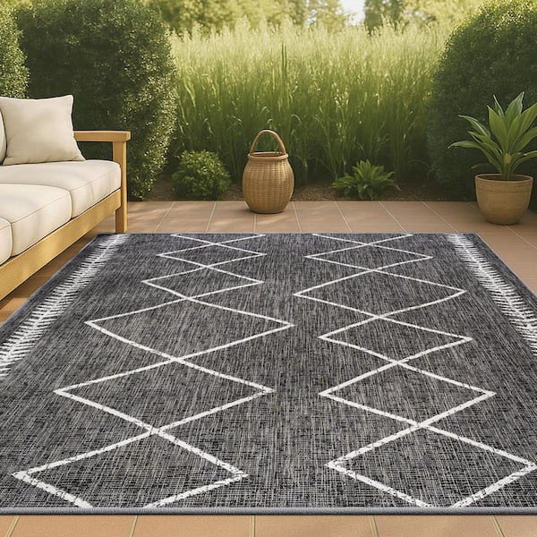 Derya Tribal Diamond Trellis Black/Ivory 5 ft. x 8 ft. Indoor/Outdoor Area Rug
