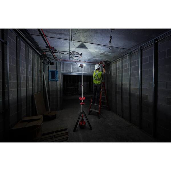 Milwaukee - M18 18-Volt Lithium-Ion Cordless 3000-Lumen ROCKET LED Stand Work Light & Charger (Tool-Only)
