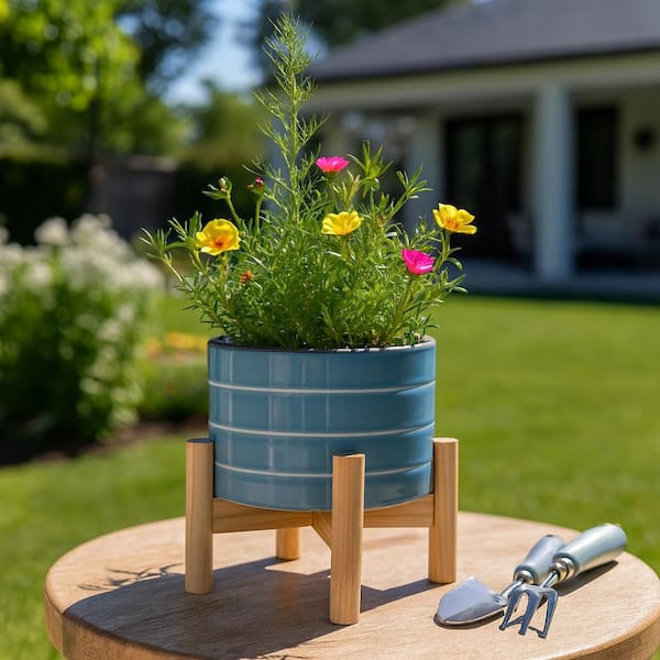 Liv & Skye Blue Sky Ceramic Striped Planter (6 in. W x 4 in. H