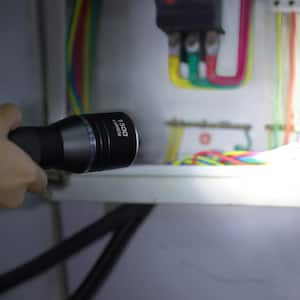 1500 Lumens LED Slide-to-Focusing Aluminum Flashlight
