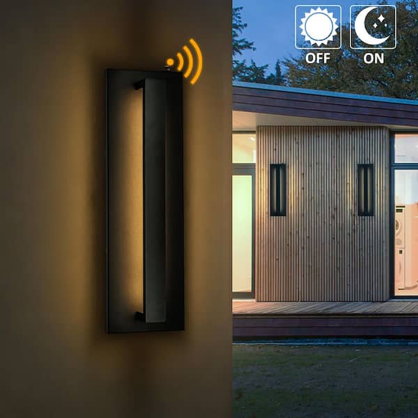1-Light H20 in Minimalist Modern Linear 23W Integrated LED Outdoor Wall Sconce with Dusk to Dawn Sensor for Porch Patio
