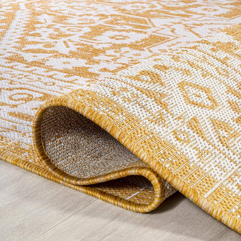 Vintage Medallion Yellow/Cream Synthetic 5' Square Area Rug