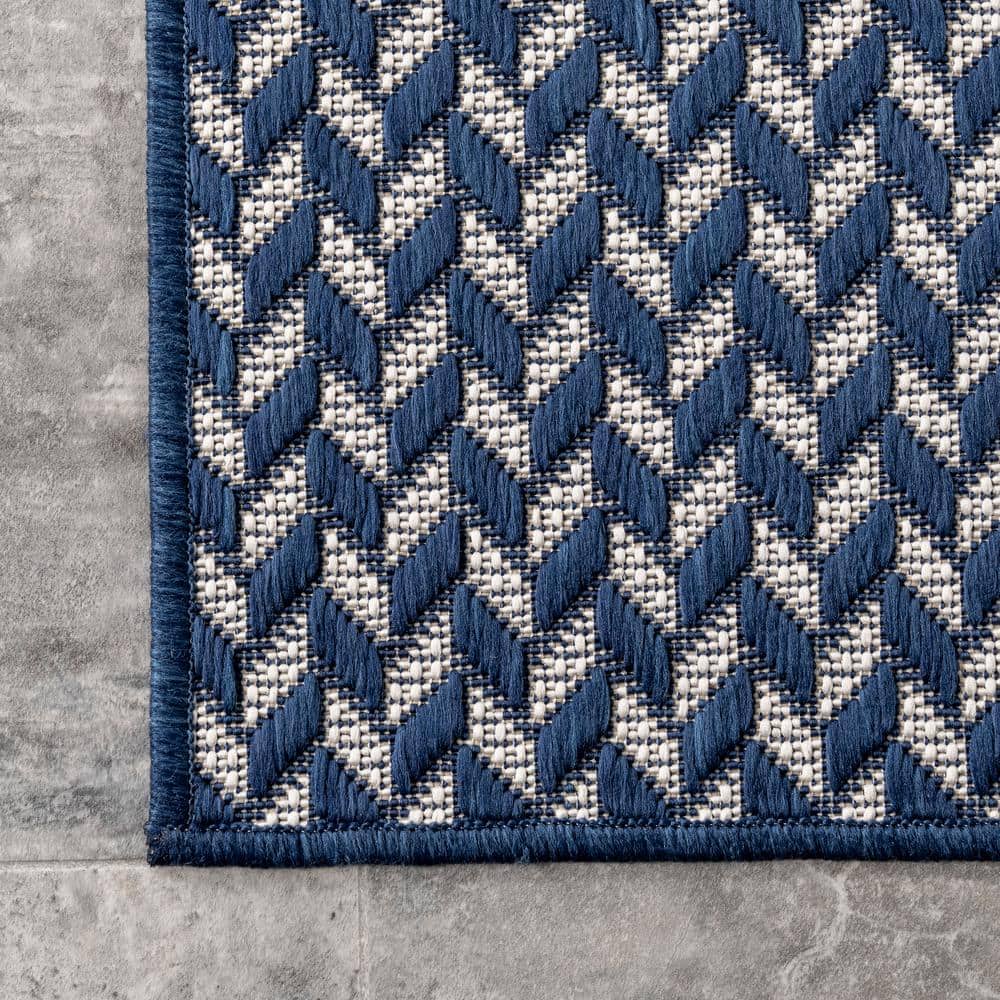 Navy Herringbone Easy-Care Synthetic Indoor/Outdoor Rug, 6'7" x 9'