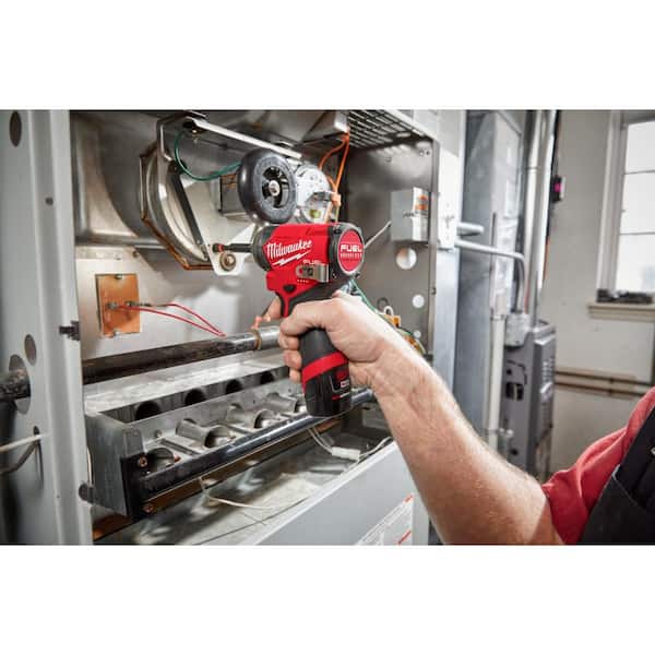 Milwaukee - M12 FUEL 12-Volt Li-Ion Brushless Cordless Hammer Drill and Impact Driver Combo Kit (2-Tool) with M12 3/8 in. Ratchet