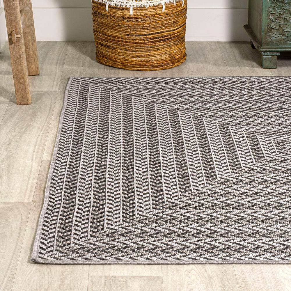 Black and Light Gray Geometric Braided 8' x 10' Rug