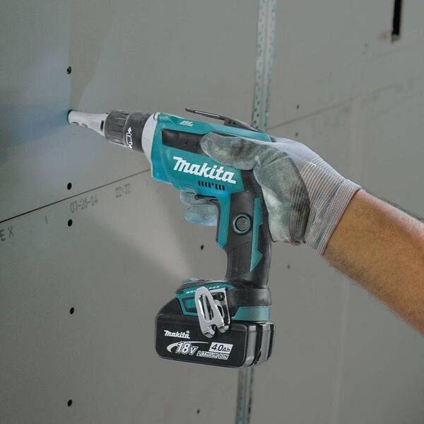 thumbnail interactive-video image 1 of Makita XSF03Z LXT Brushless Drywall Screwdriver Push Drive Gun 5.0 Ah Batteries 1 of 4