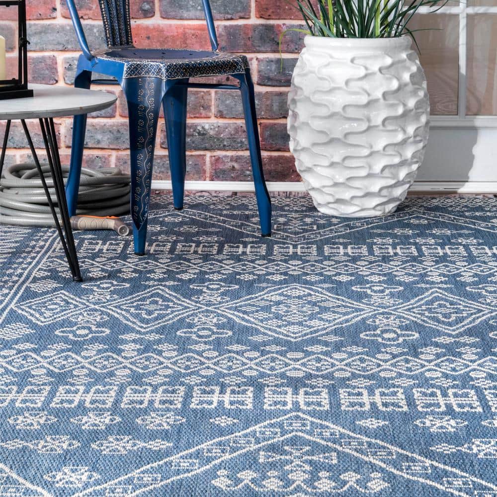 Round Blue Synthetic Easy Care Stain-resistant Rug