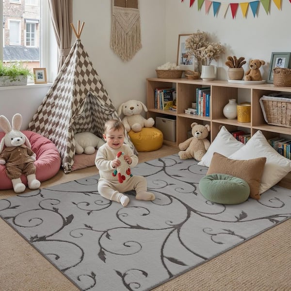 4 ft. x 6 ft. Gray Vine Lines Washable Microfleece Vine Area Rug