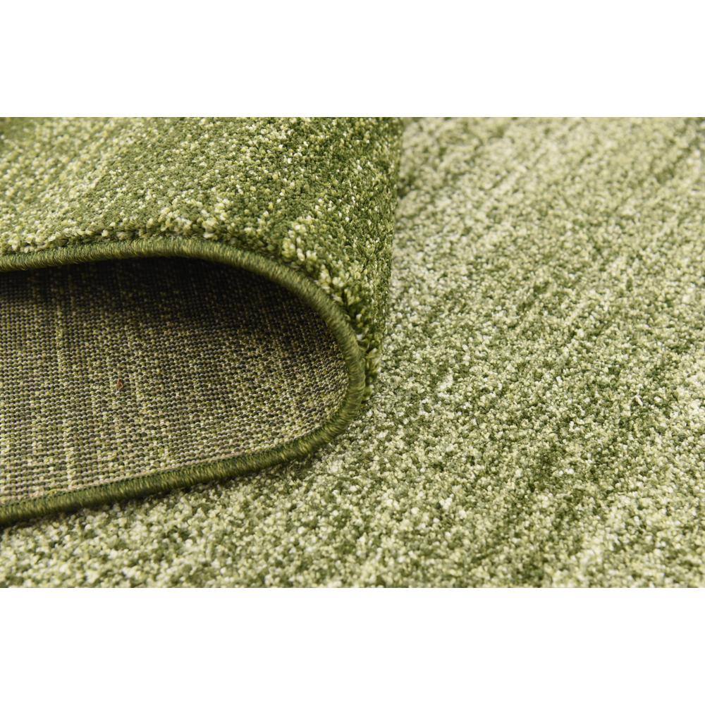 Easy-Care Tufted Synthetic 6' x 9' Rectangular Rug in Green