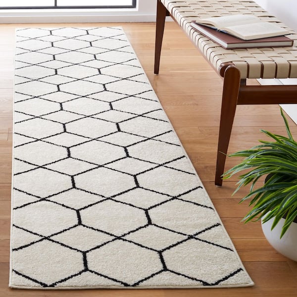 Tulum 2 ft. x 9 ft. Ivory/Black Geometric Modern Runner Rug
