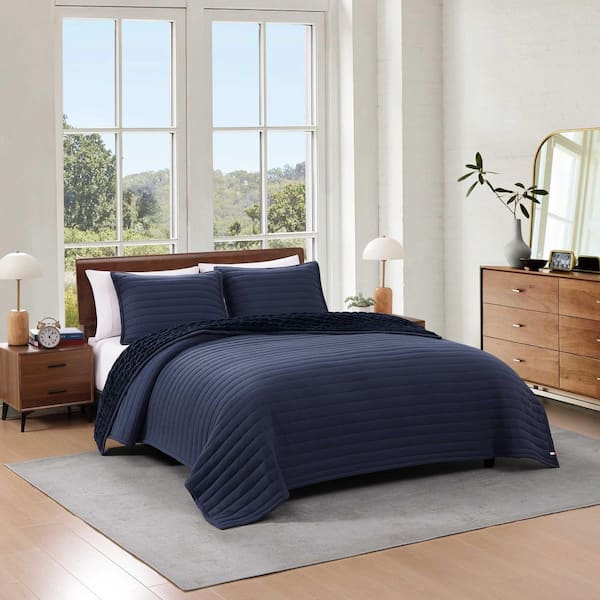 Classic Comfort 3-Piece Navy Blue Flannel Full/Queen Quilt Set