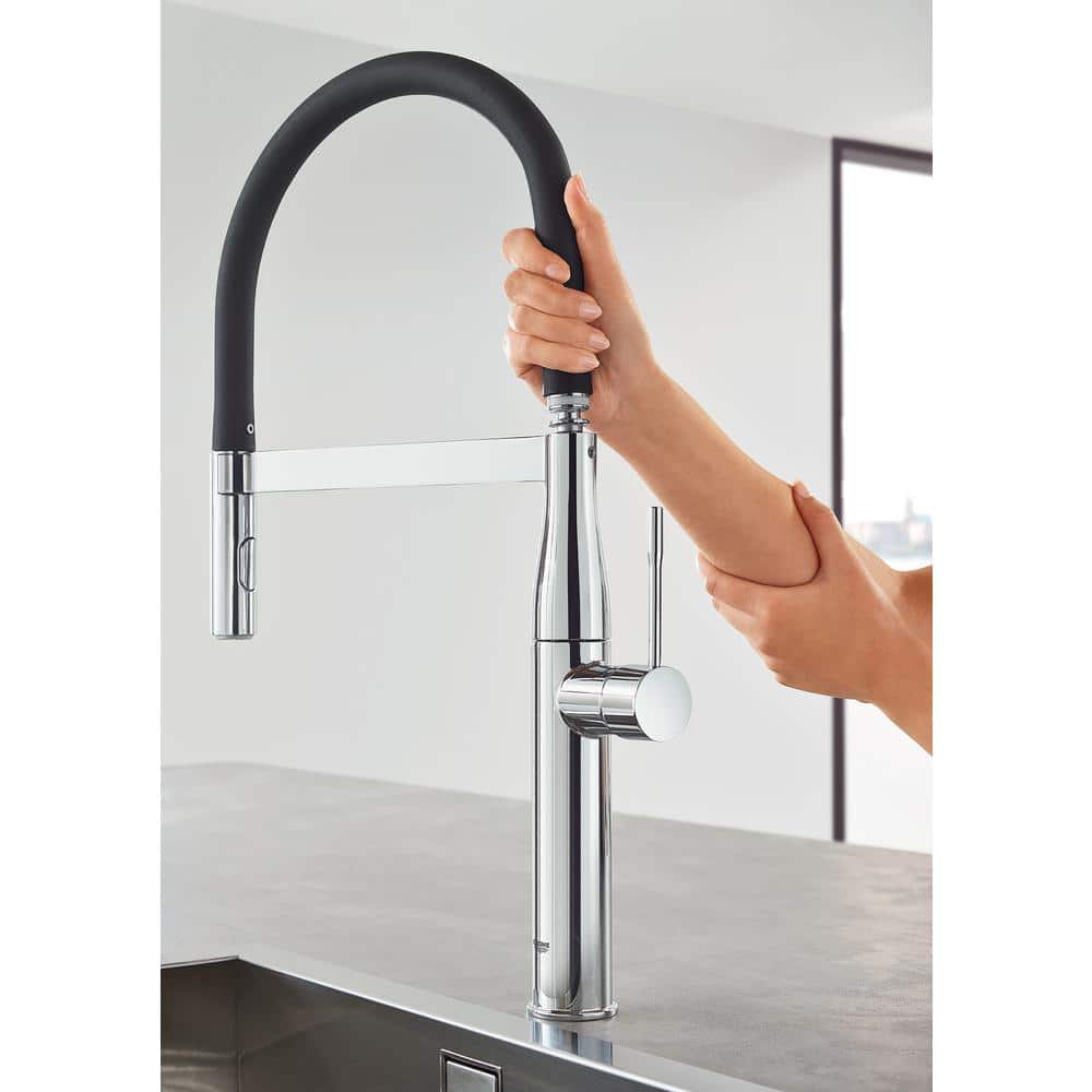 Modern Chrome Kitchen Faucet with 360° Swivel and Pull-Down Spray