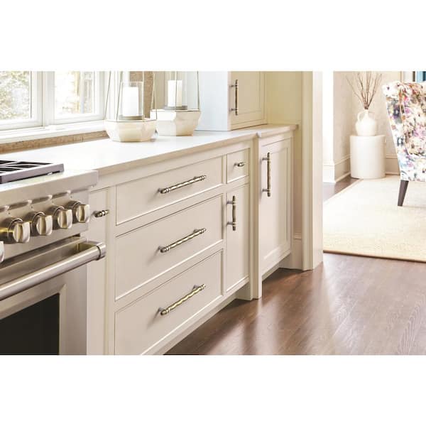 London 5-1/16 in. (128mm) Modern Golden Champagne/Polished Chrome Bar Cabinet Pull