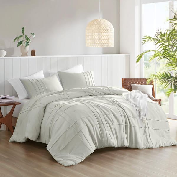 Porter 3-Piece Silver Microfiber Queen Soft Washed Pleated Comforter Set
