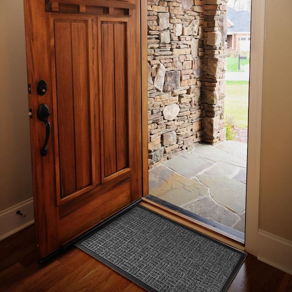 Yvan Modern Grey Checkerboard 30 in. x 18 in. Outdoor Front Door Mat Polypropylene Rubber Rug