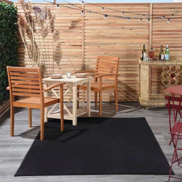 Essentials 4 ft. x 6 ft. Black Solid Contemporary Indoor/Outdoor Patio Area Rug