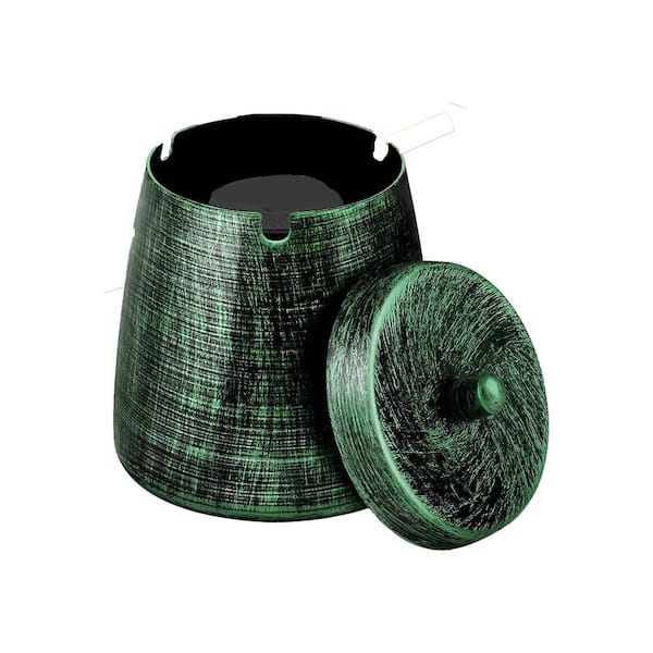 Afoxsos Classic Large Capacity 3.08 in. x 3.81 in. Green Metal Cigarette Ashtray with Lid