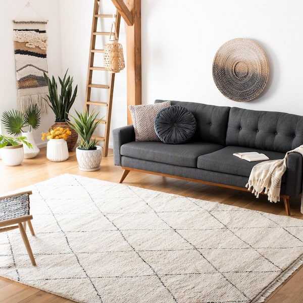 Casablanca Ivory/Black 9 ft. x 12 ft. Cross Geometric Area Rug
