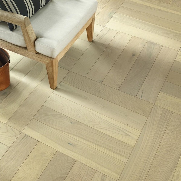 Shaw Rodeo Drive Prada White Oak 1/2 in. T X 5 in. W Tongue and Groove Engineered Hardwood Flooring (27.9 sq.ft./case)