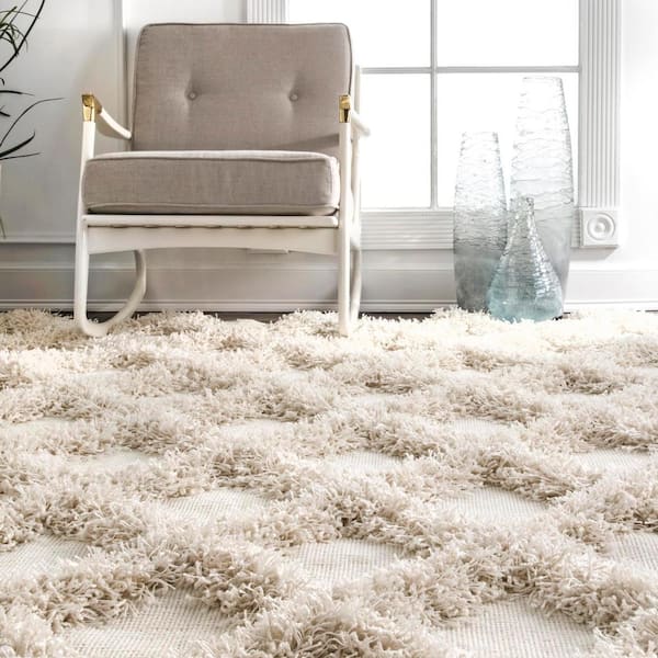 https://images.thdstatic.com/productImages/8727f4cd-c9ff-43f3-96b1-83540e59be82/svn/ivory-nuloom-area-rugs-bdfr01a-12015-c3_600.jpg