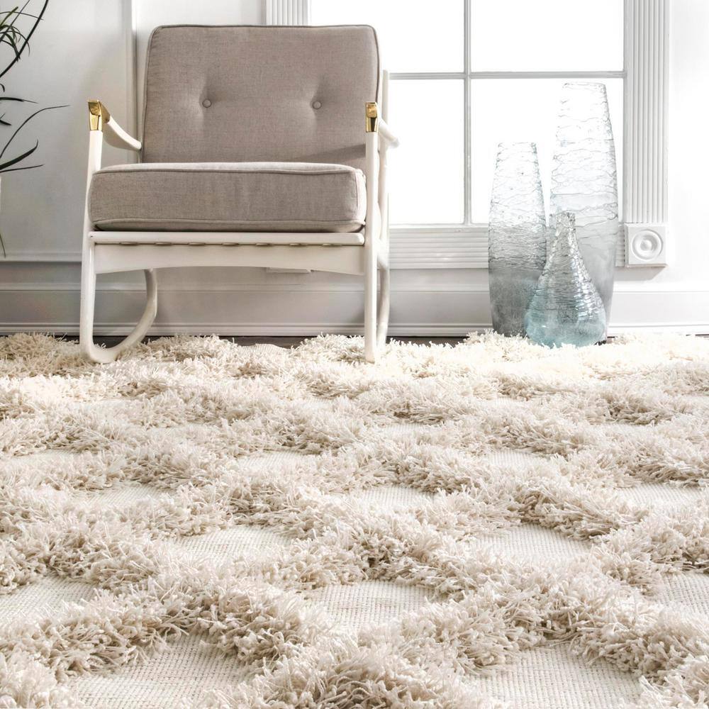 Pristina Ivory Trellis Handmade Shag Rug 5' x 8'