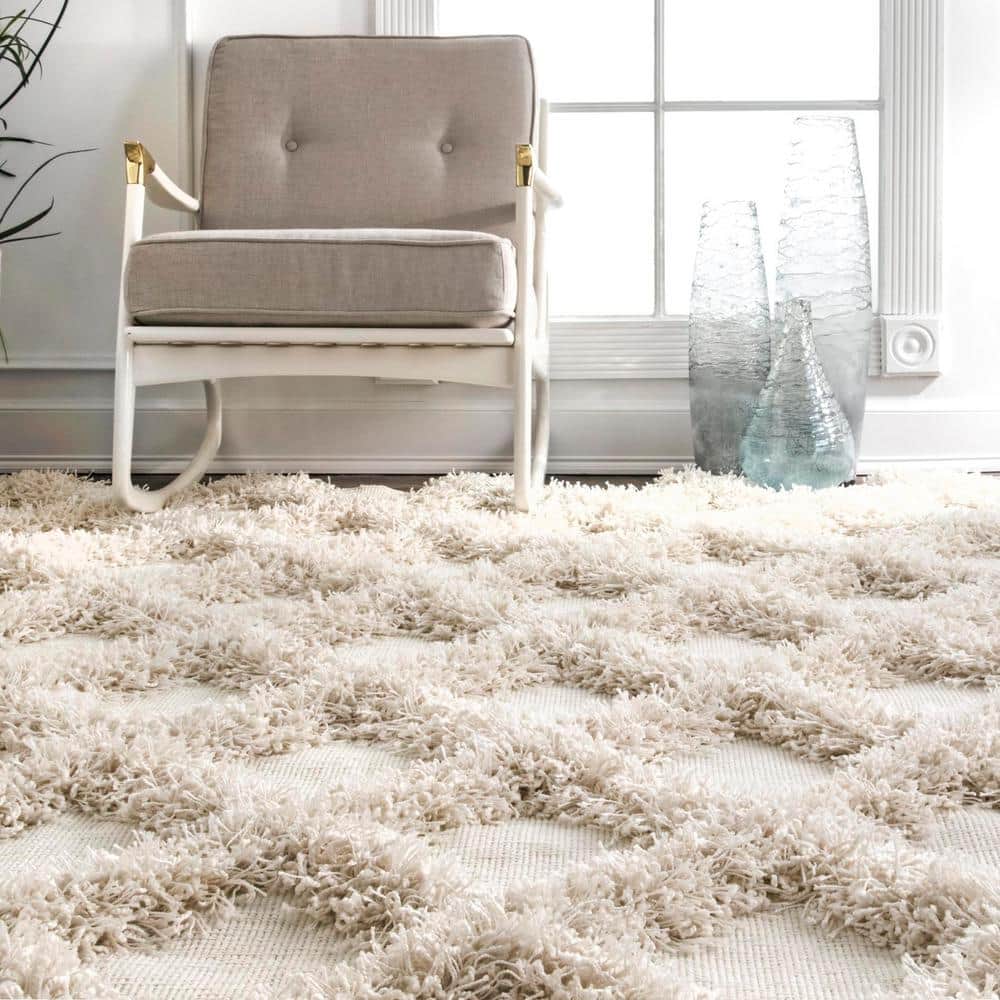 Ivory Diamond Trellis Ultra Soft Shag Area Rug 6'7" x 9'