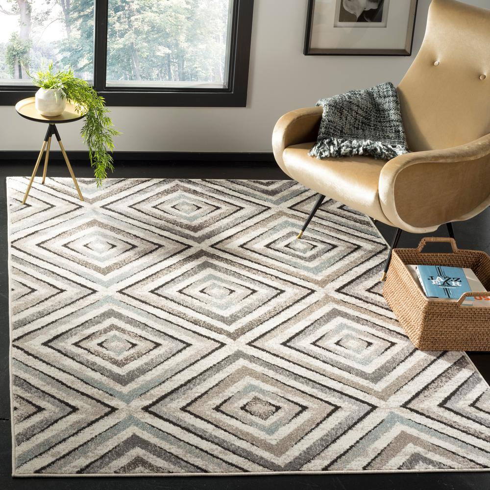 Cream and Beige Geometric Diamond Area Rug 6'7" x 9'2"