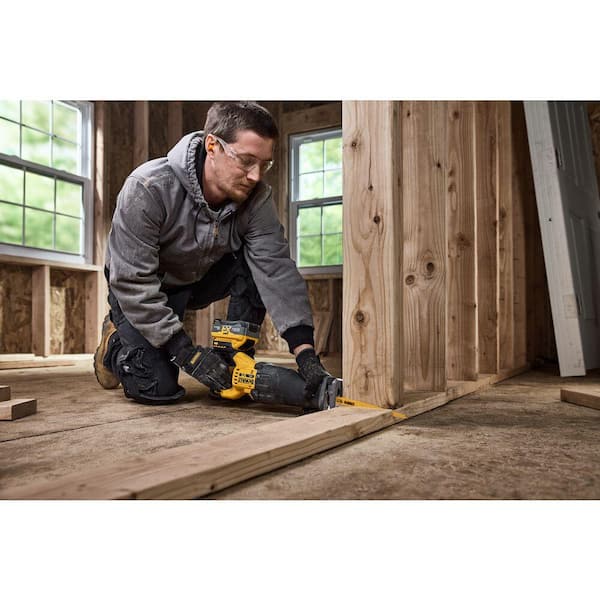 DEWALT 20V XR Lithium-Ion Cordless Reciprocating Saw with 20V Max XR 8.0 Ah Battery Pack