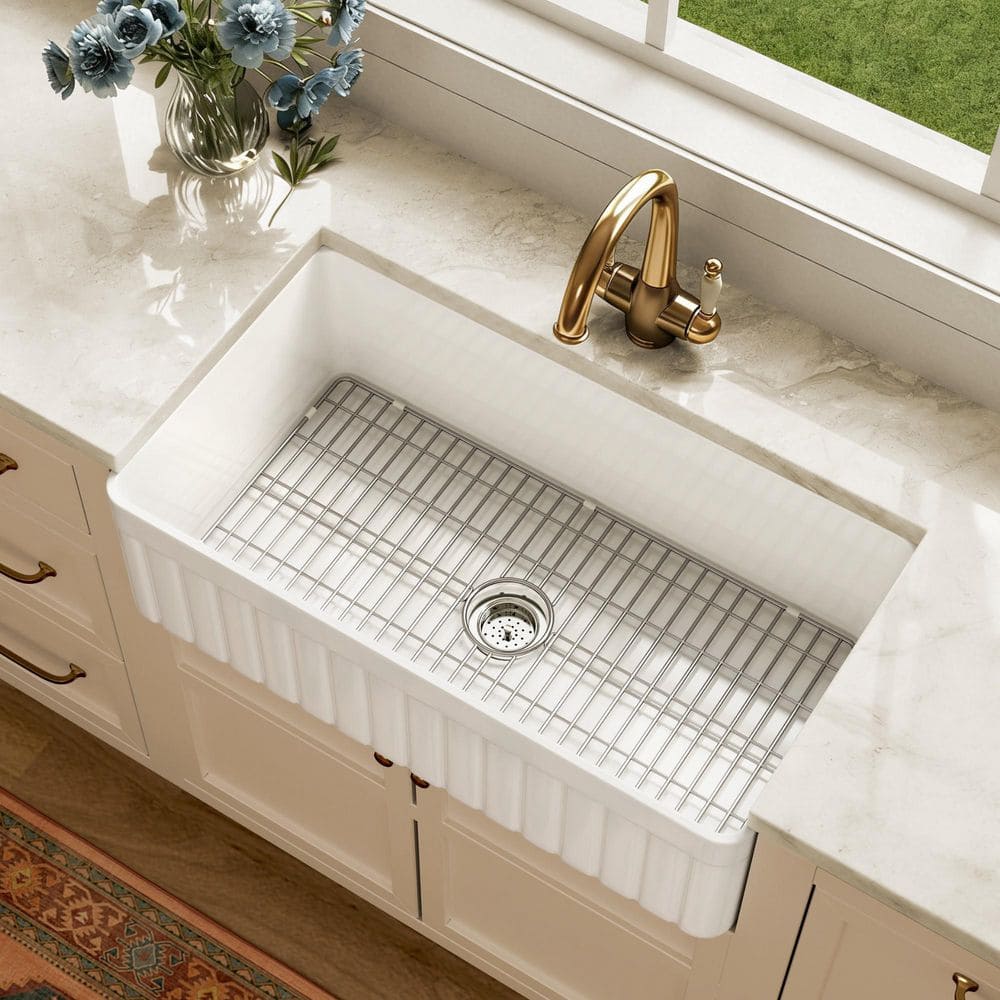 DEERVALLEY Solstice White Fireclay 33 in. L x 18 in. W Rectangular