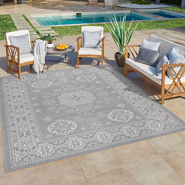 Ringley Gavin Gray 9 ft. x 13 ft. Oriental Medallion Indoor/Outdoor Area Rug