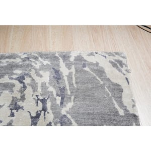 Gray 6 ft. x 9 ft. Hand-Knotted Wool and Bamboo Silk Modern Modern Classic Area Rug