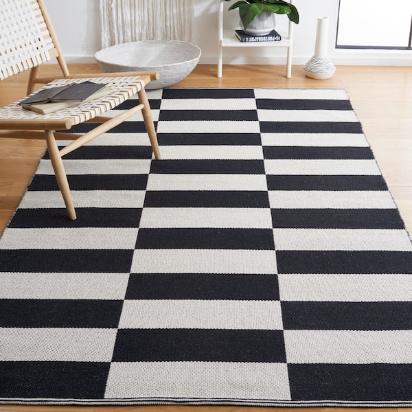 Montauk Black/Ivory 8 ft. x 10 ft. Checkered Area Rug