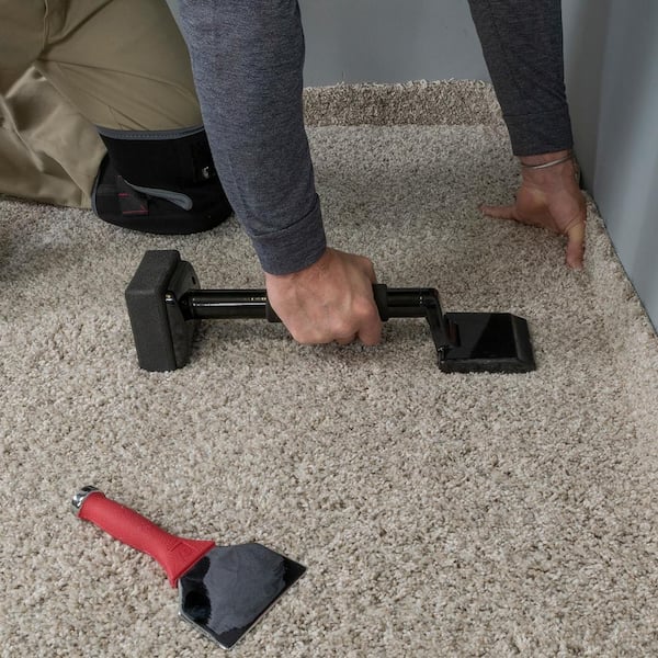 Knee Kicker Carpet Installer with Telescoping Handle