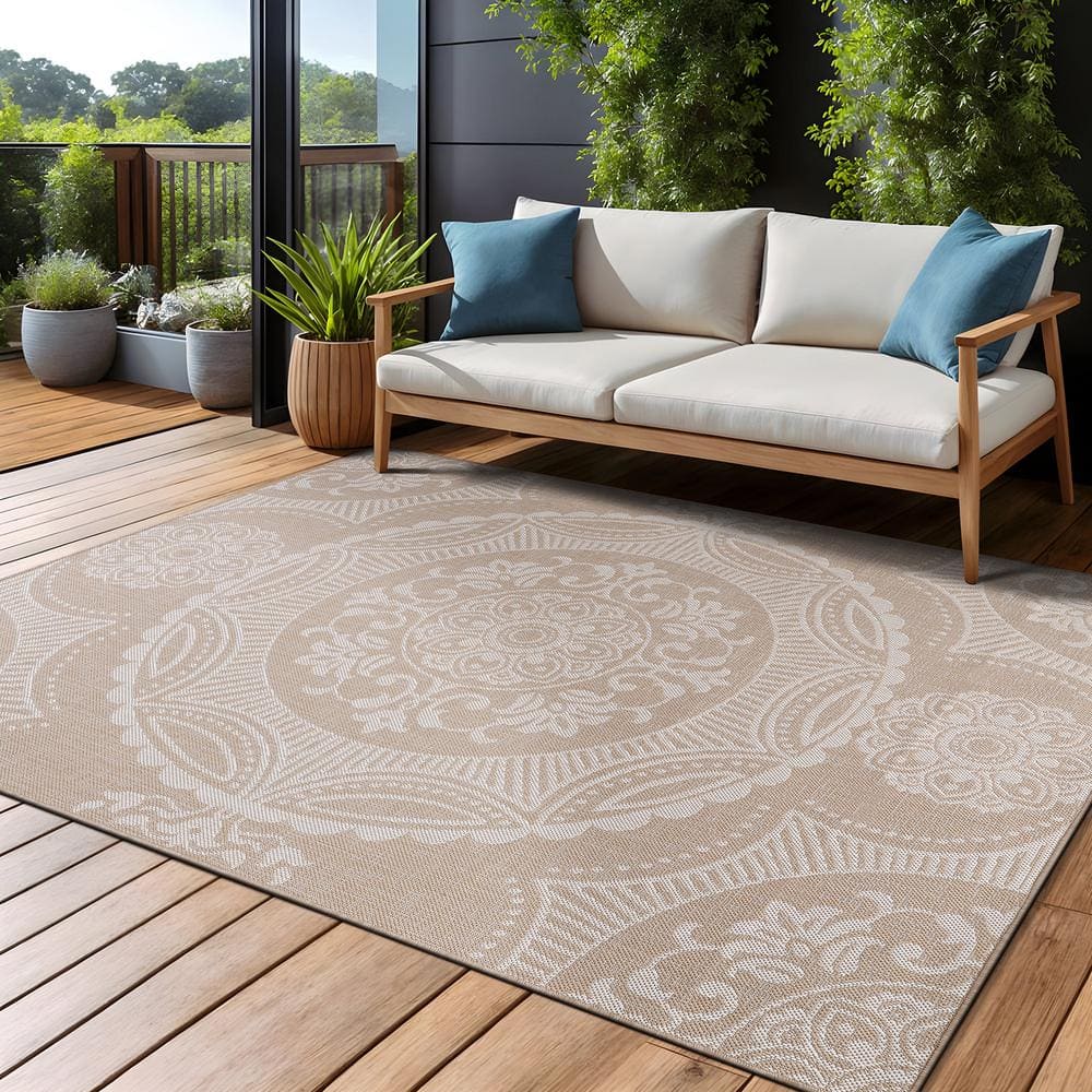 Beige and White Medallion Synthetic Indoor/Outdoor Rug 8' x 10'