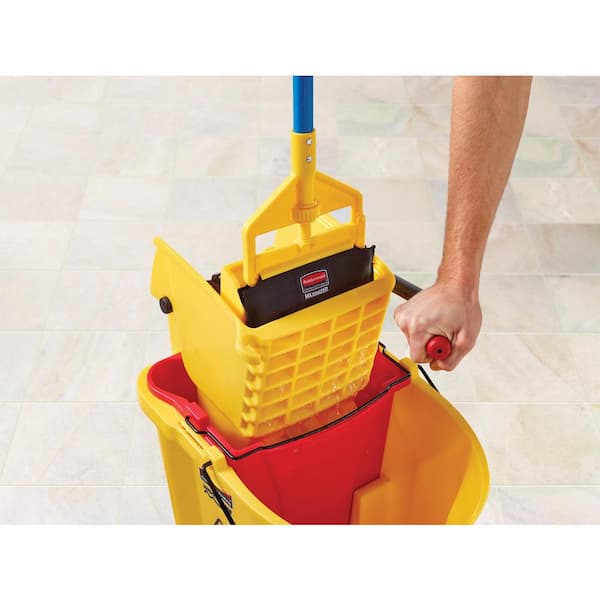 https://images.thdstatic.com/productImages/87accecd-1f04-4b10-aa05-50fcebcfb4be/svn/rubbermaid-commercial-products-cleaning-buckets-2064907-40_600.jpg