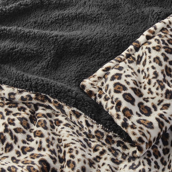 Leopard sherpa 2024 blanket