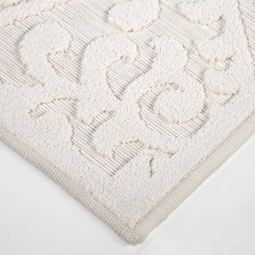 Natural Ivory Floral High-Low Indoor/Outdoor Area Rug